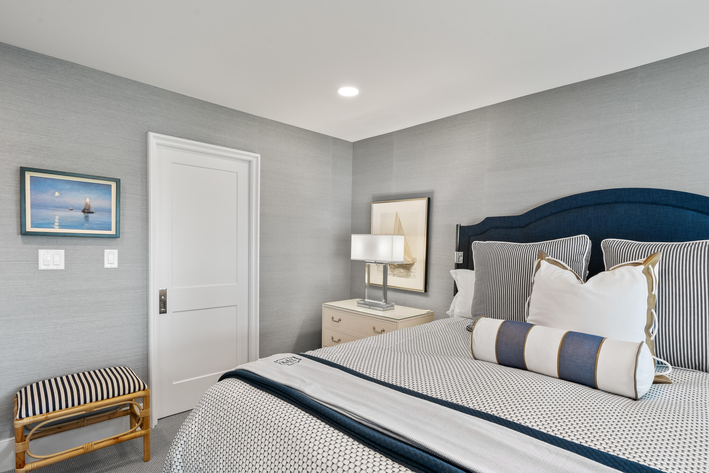 1070 S Lake Shore Dr 1 B2