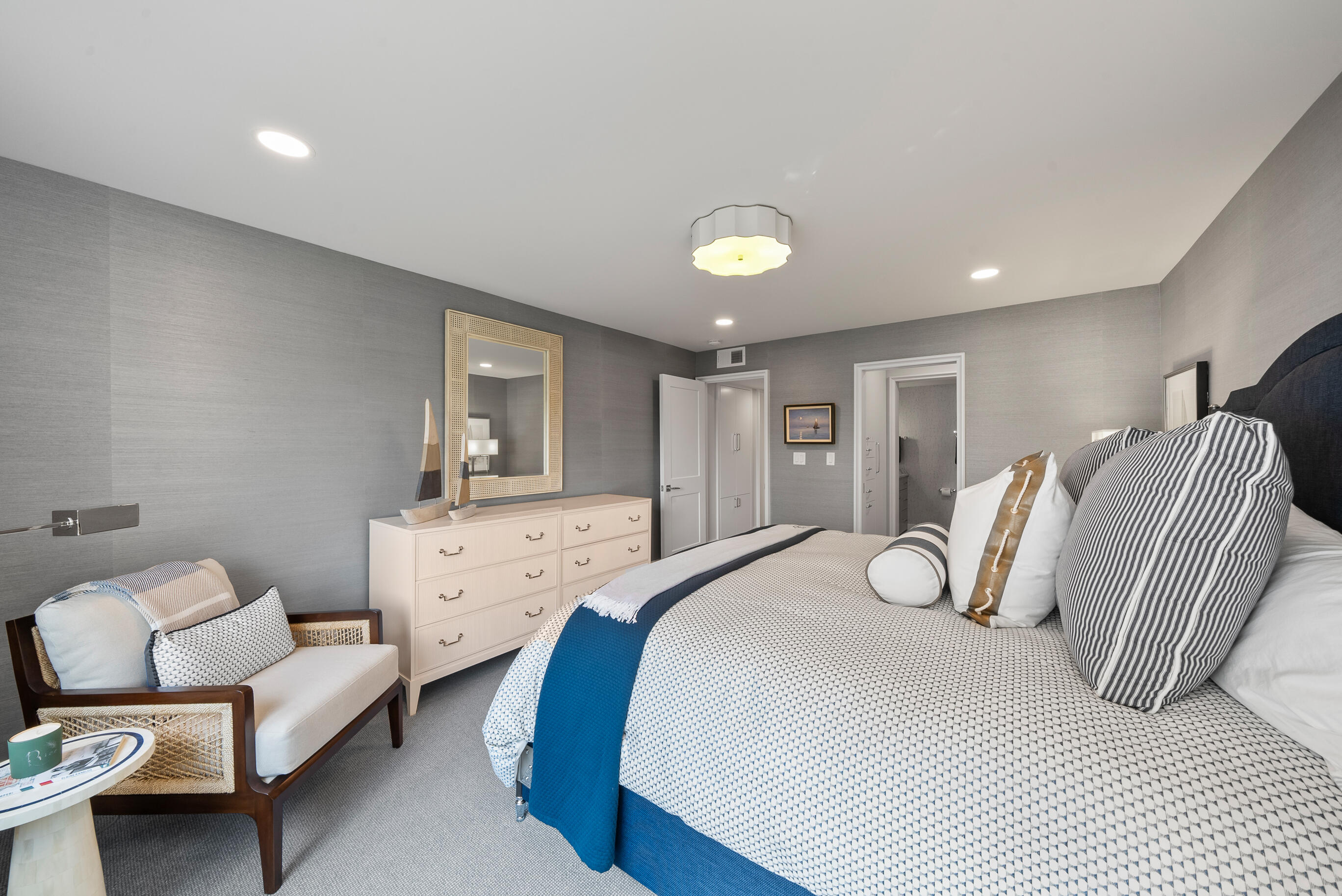 1070 S Lake Shore Dr 1 B2