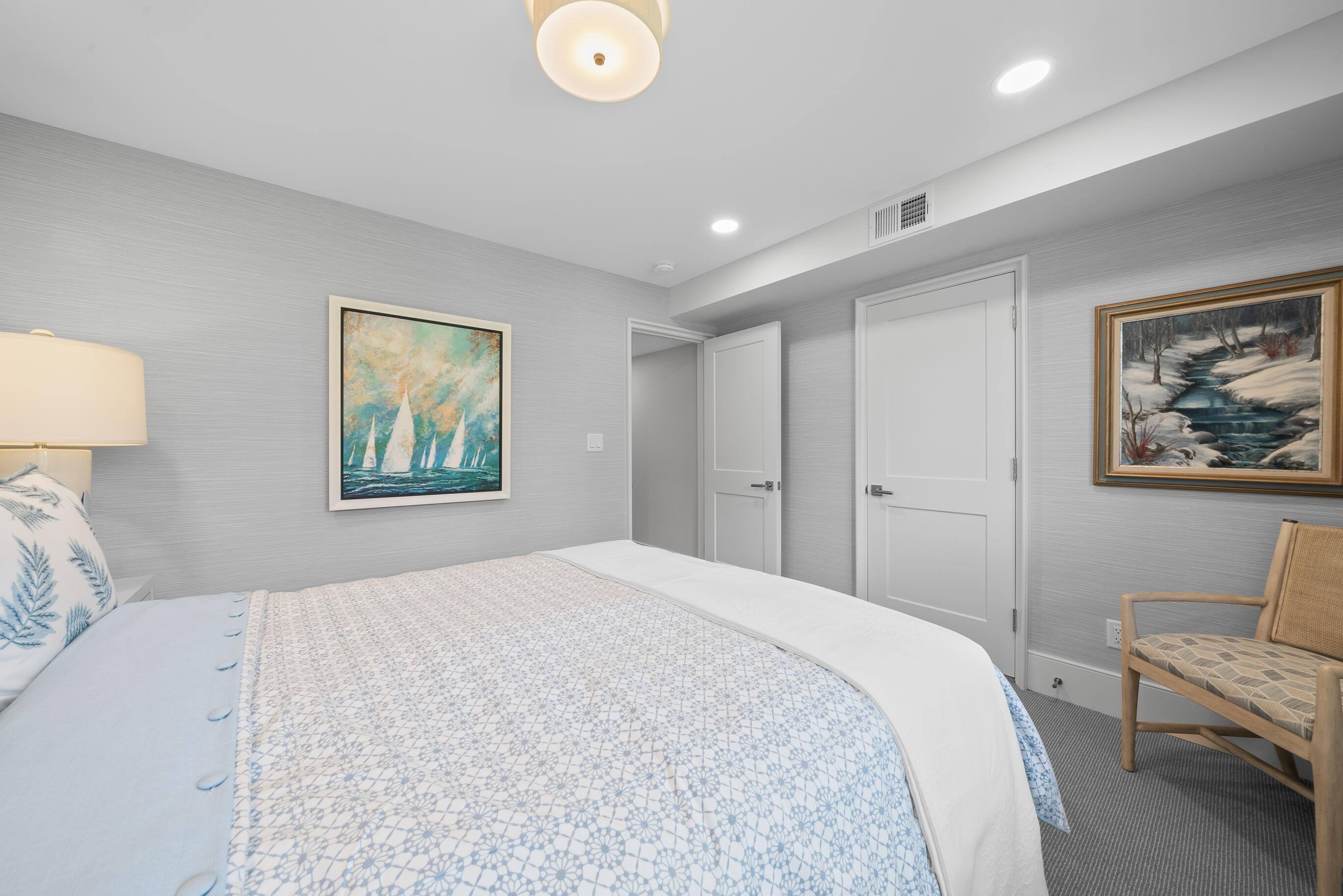 1070 S Lake Shore Dr 1 B2