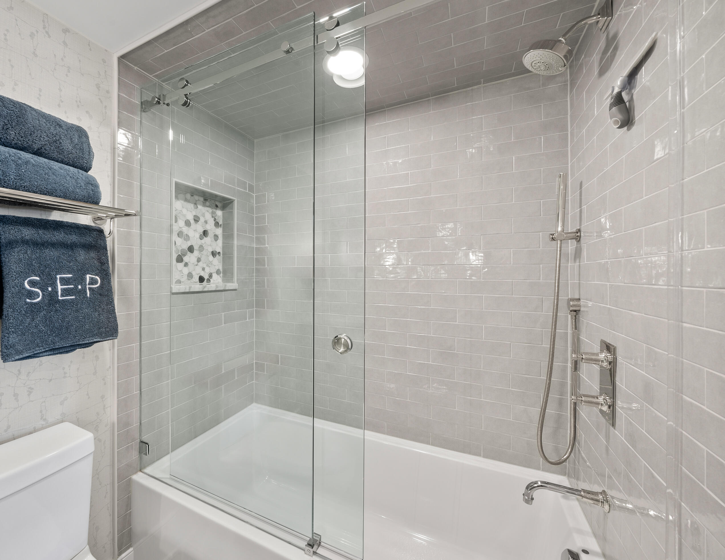 1070 S Lake Shore Dr 1 B2