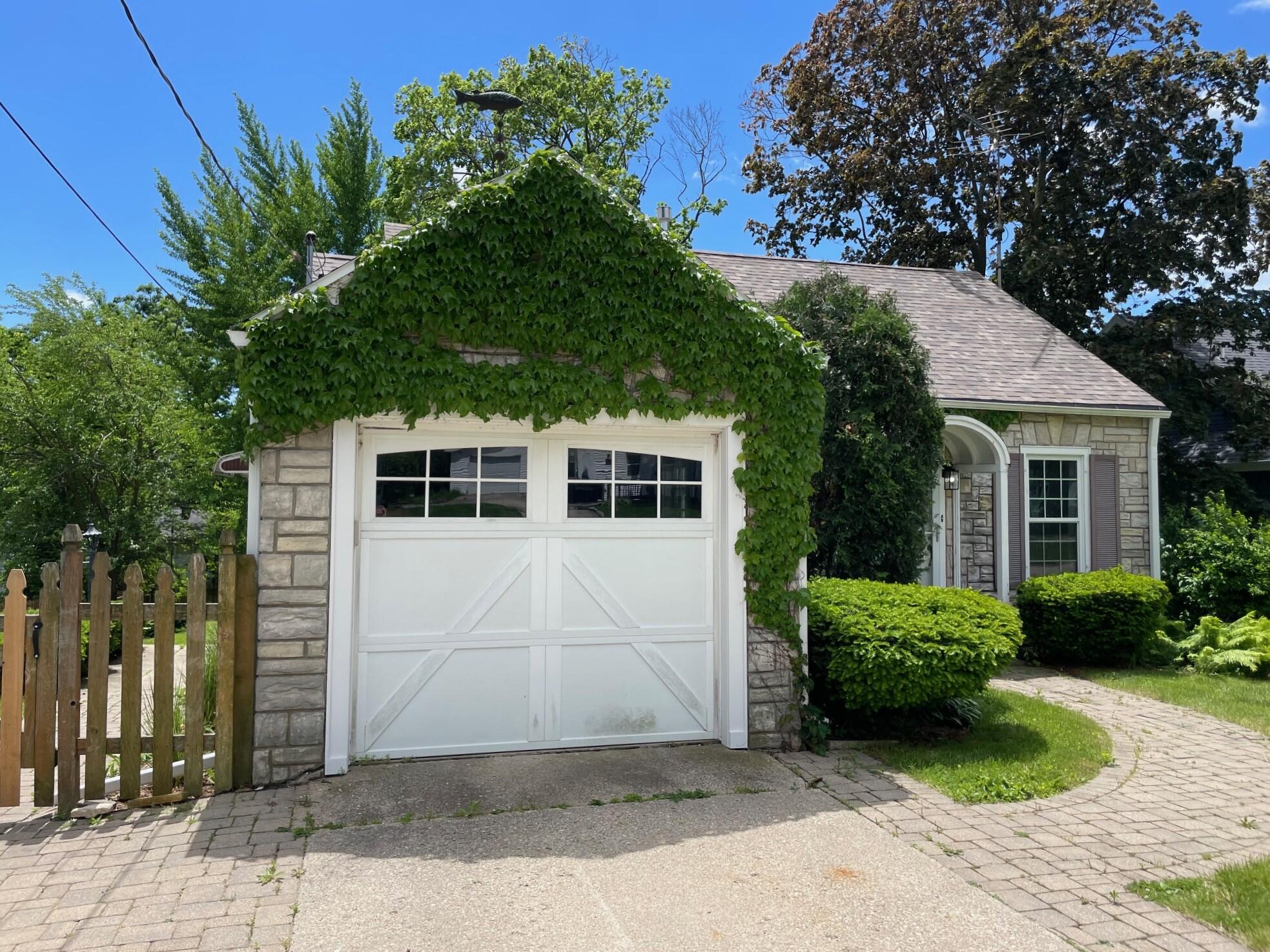 104 Darwin St