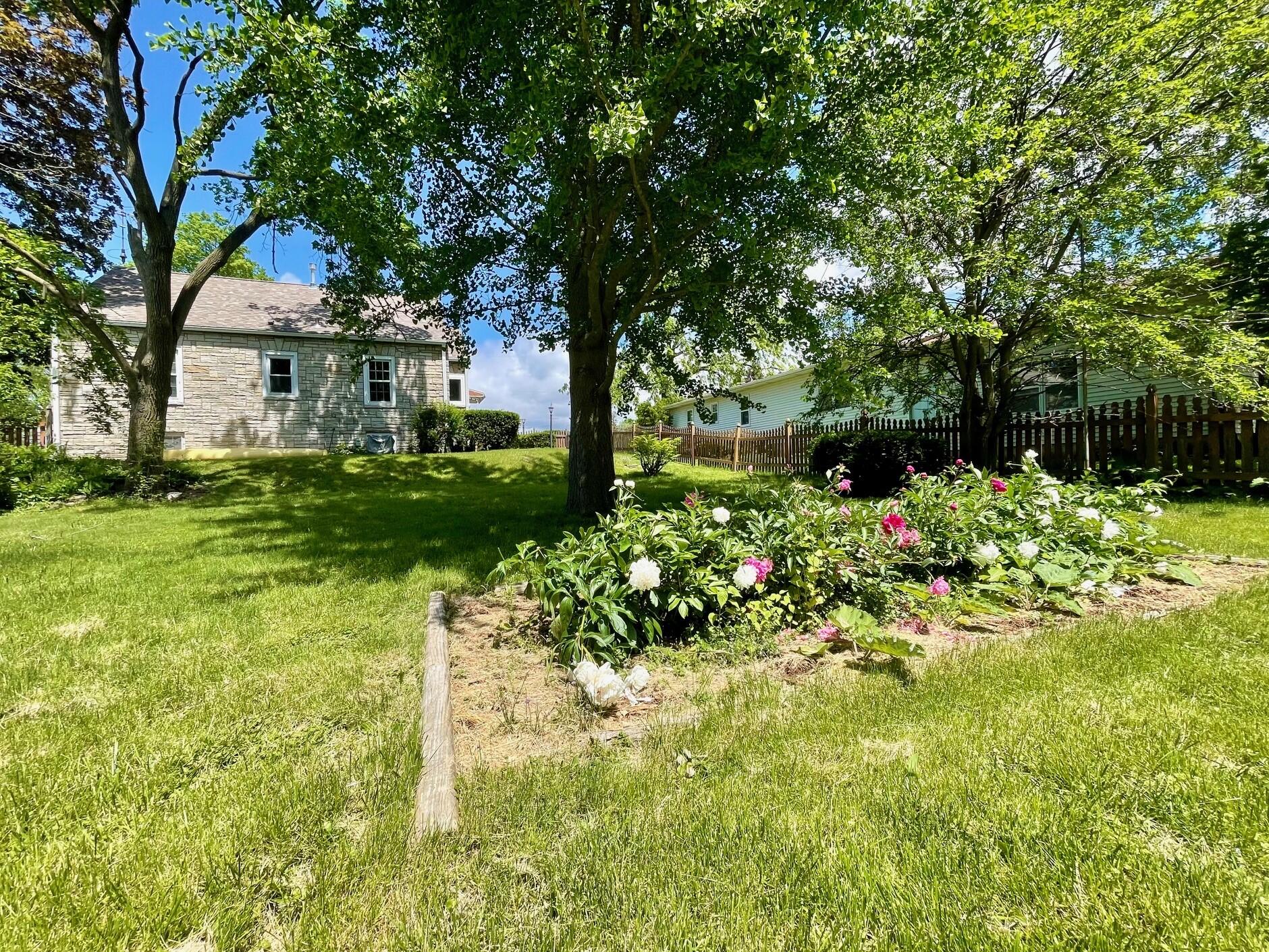 104 Darwin St