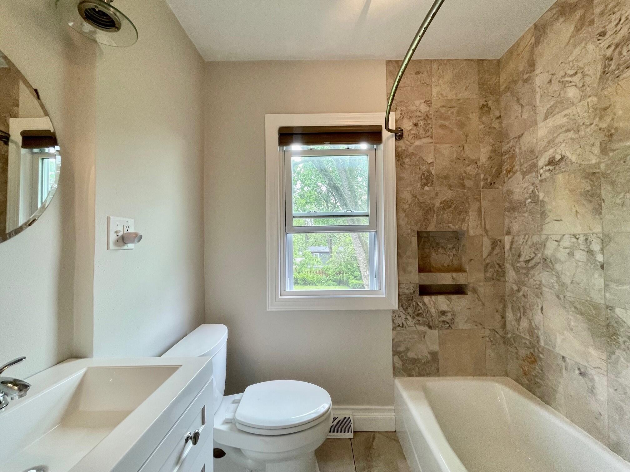 104 Darwin St