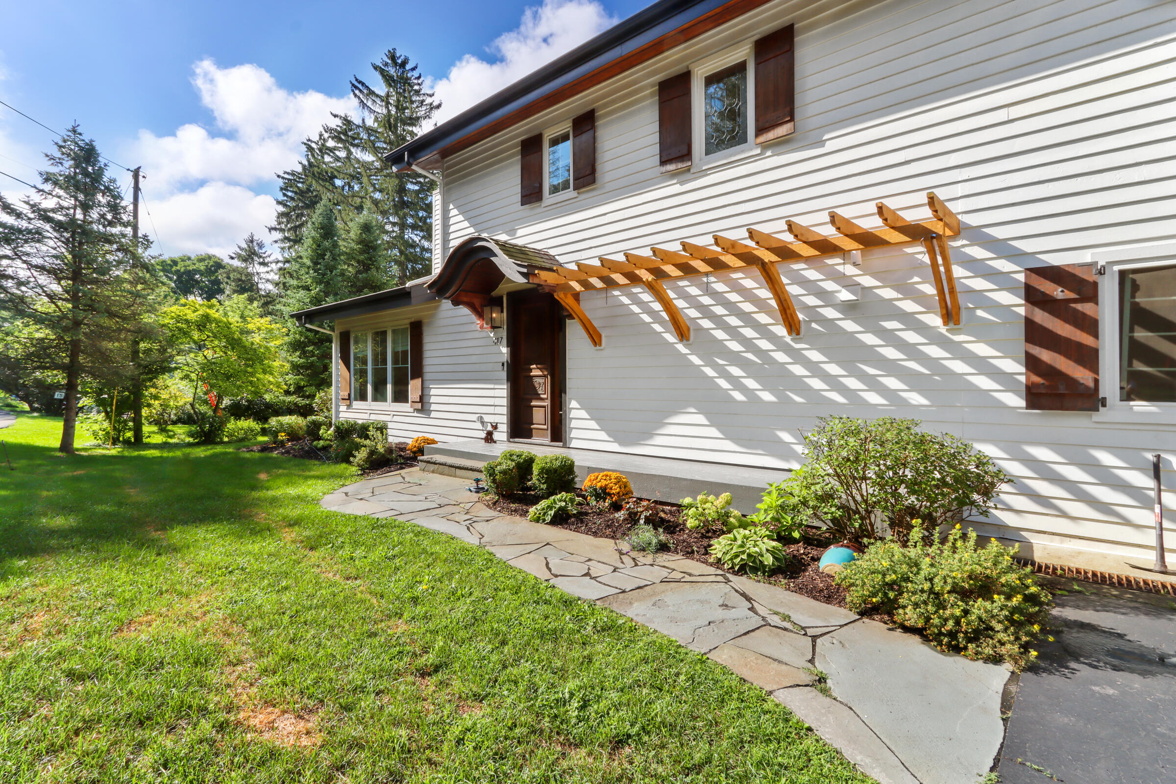 417 N Lower Gardens Rd
