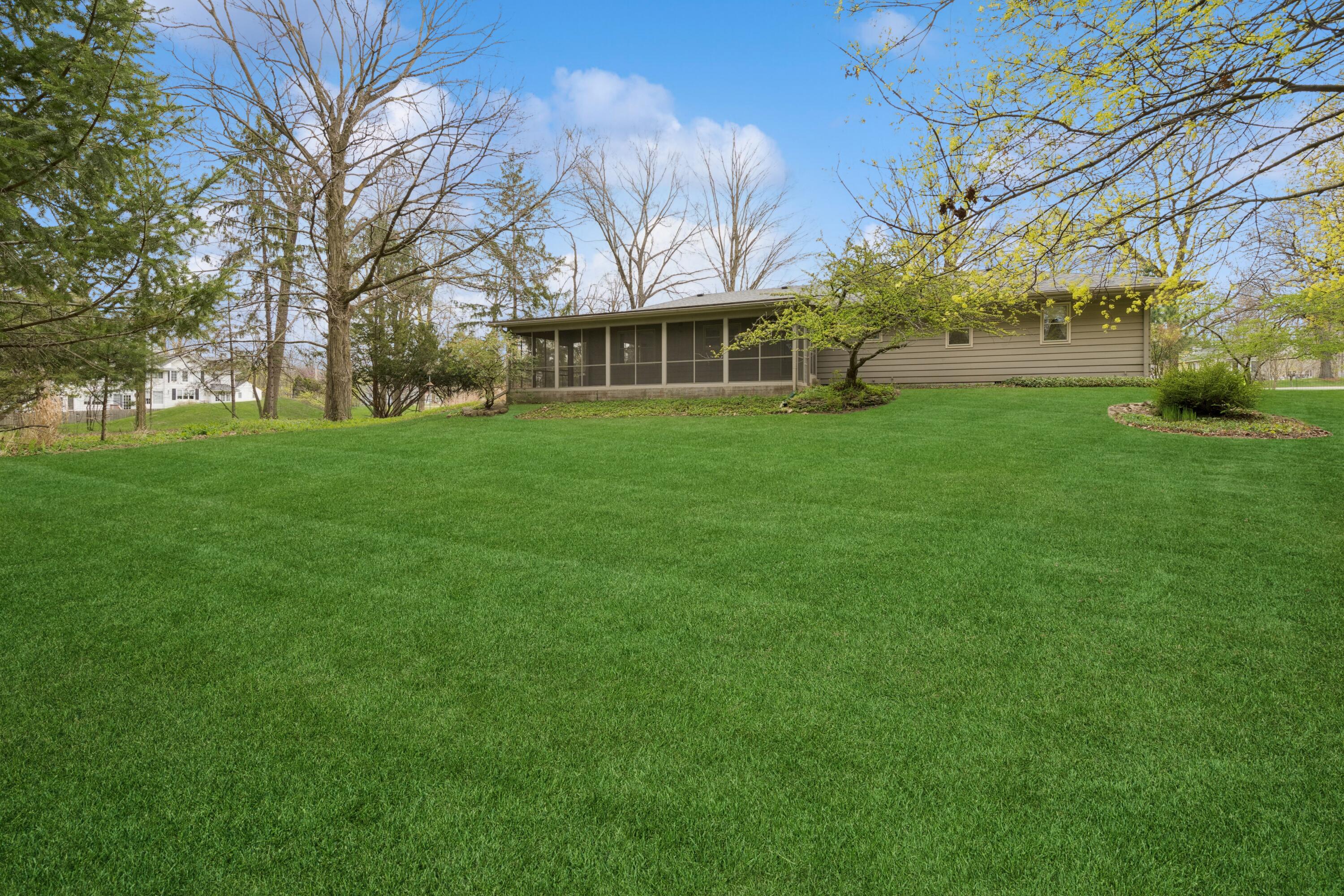 400 W Geneva St