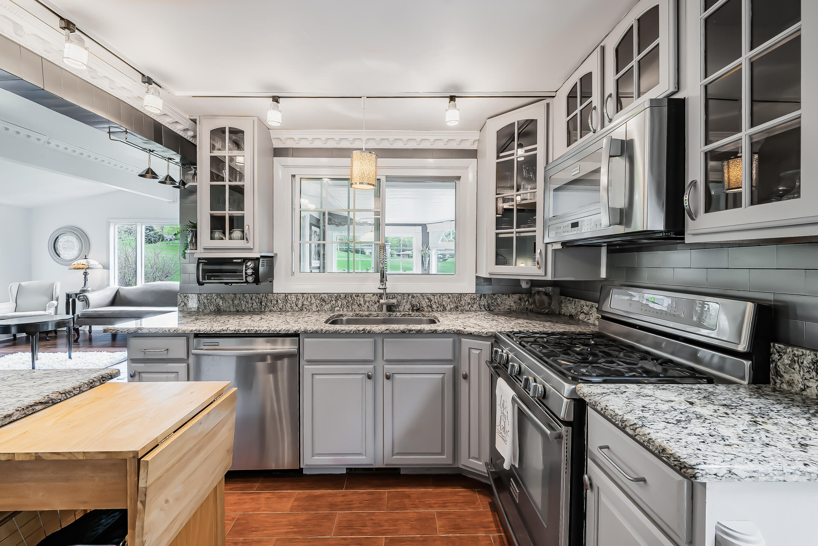 262 Castle Ter