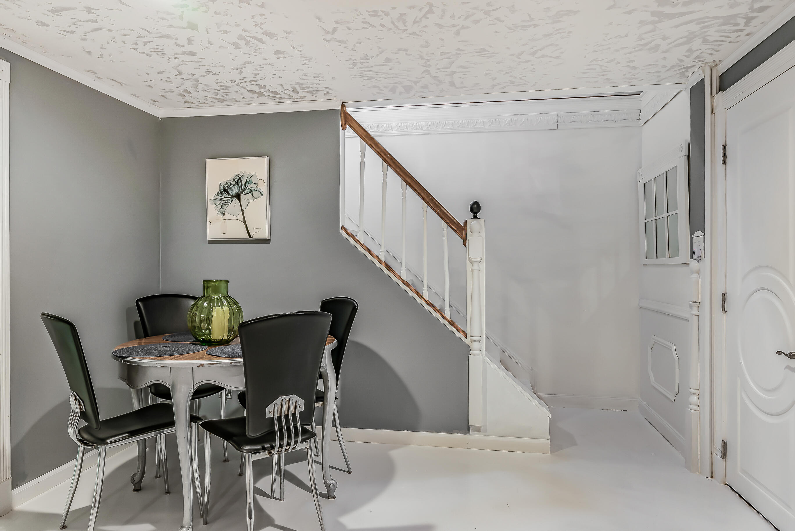 262 Castle Ter