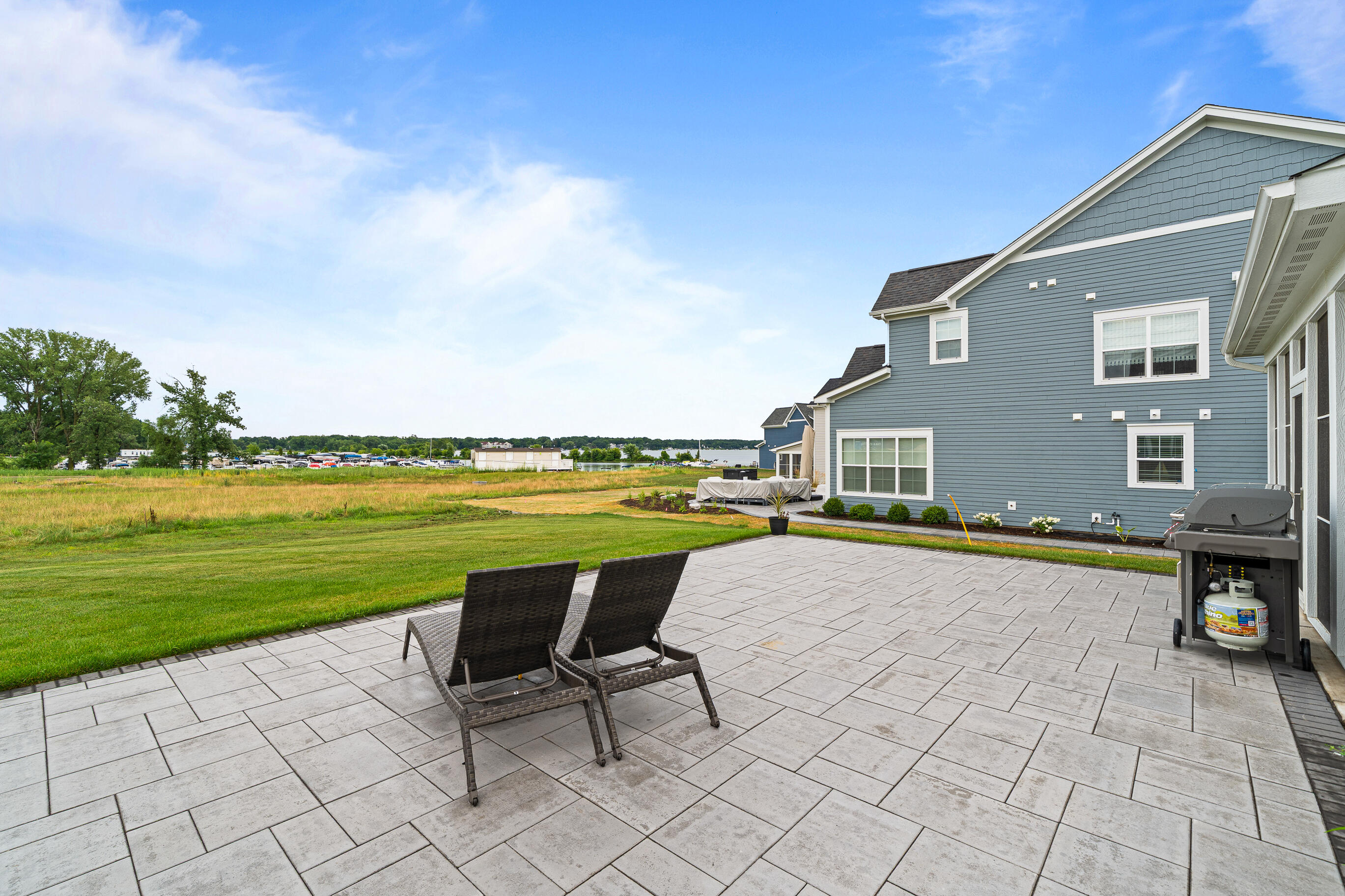 2724 Harbor Ct