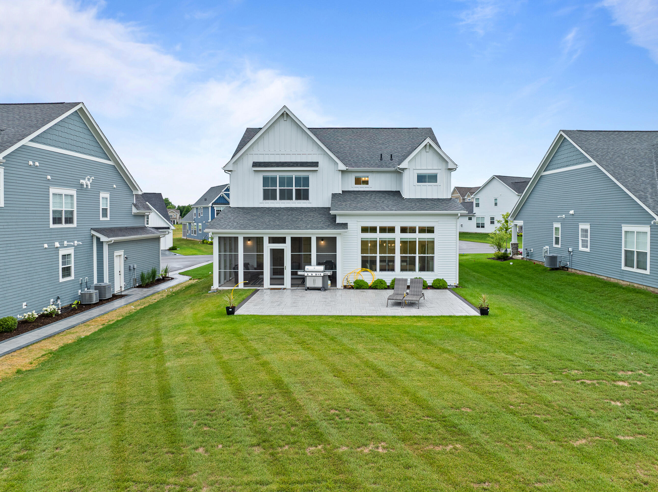 2724 Harbor Ct