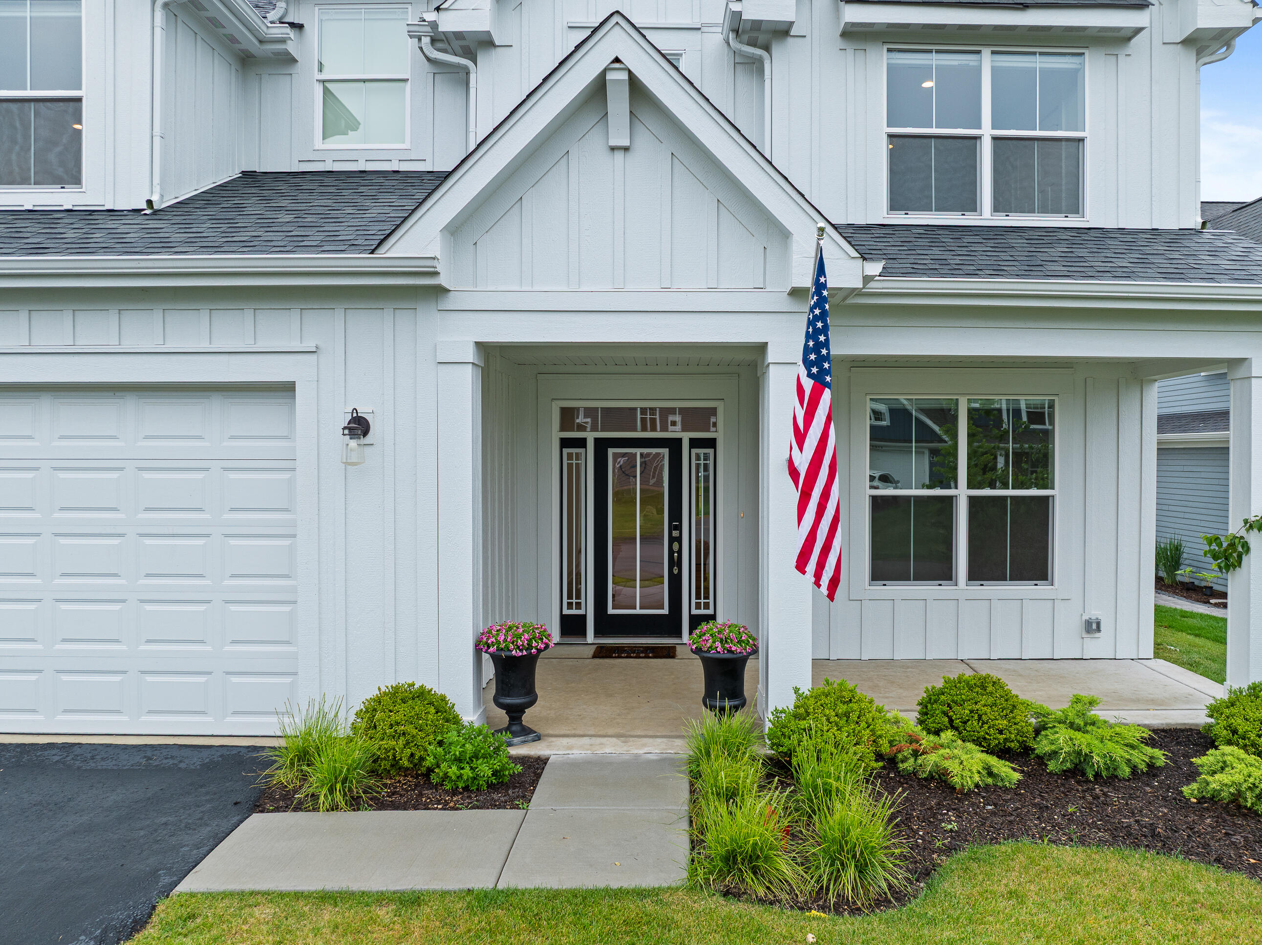 2724 Harbor Ct