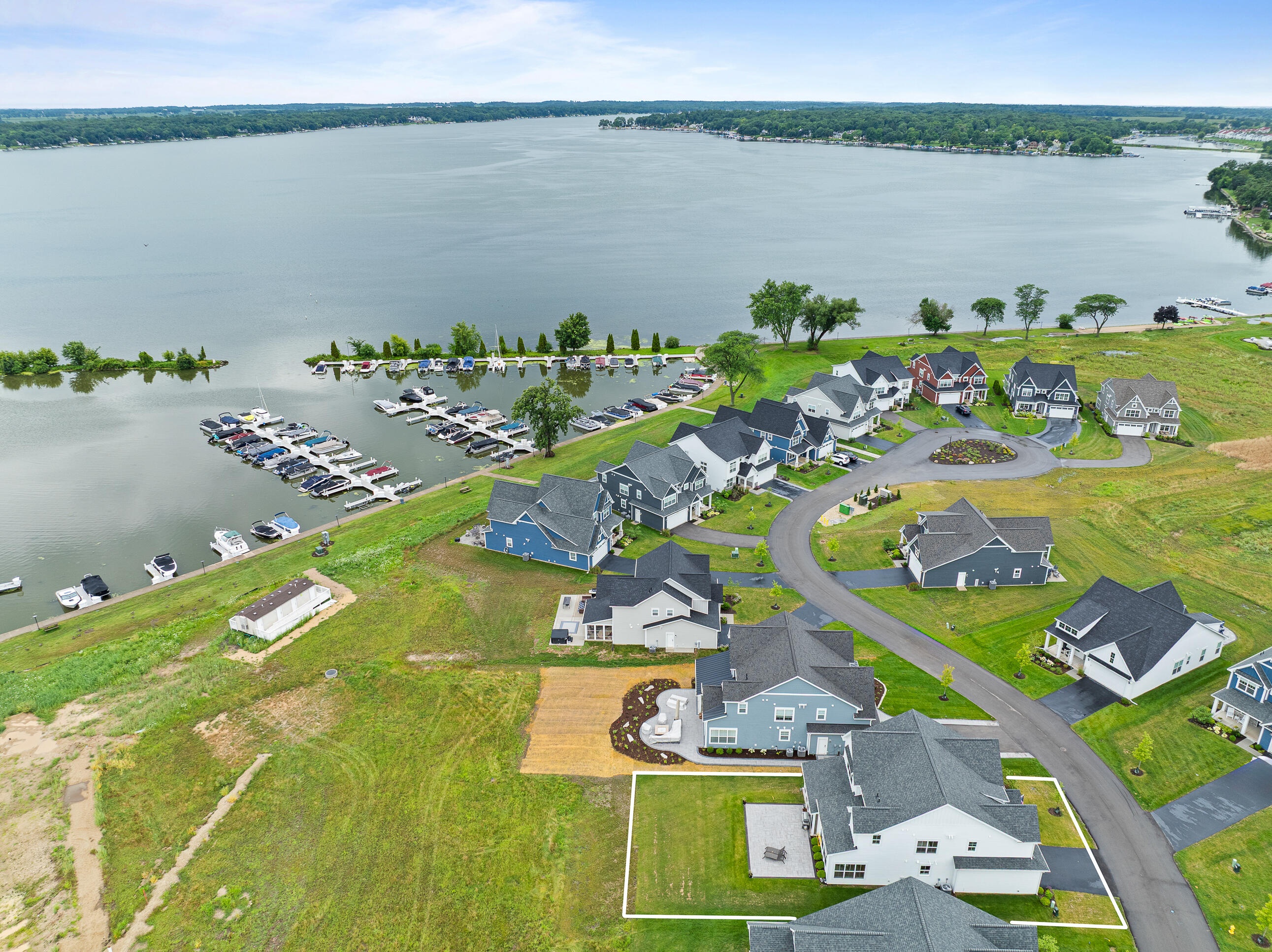 2724 Harbor Ct