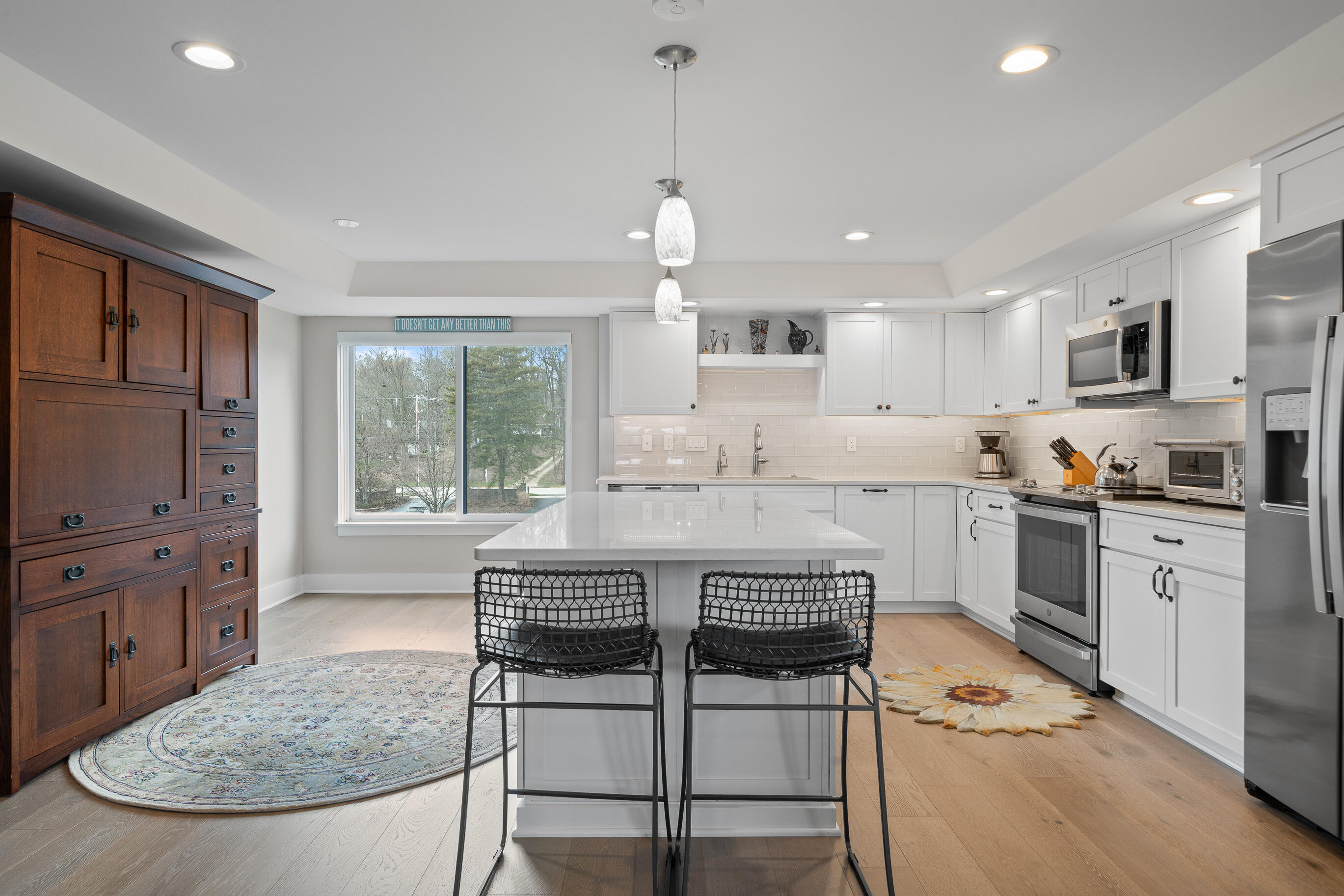35 S Walworth Ave, 401