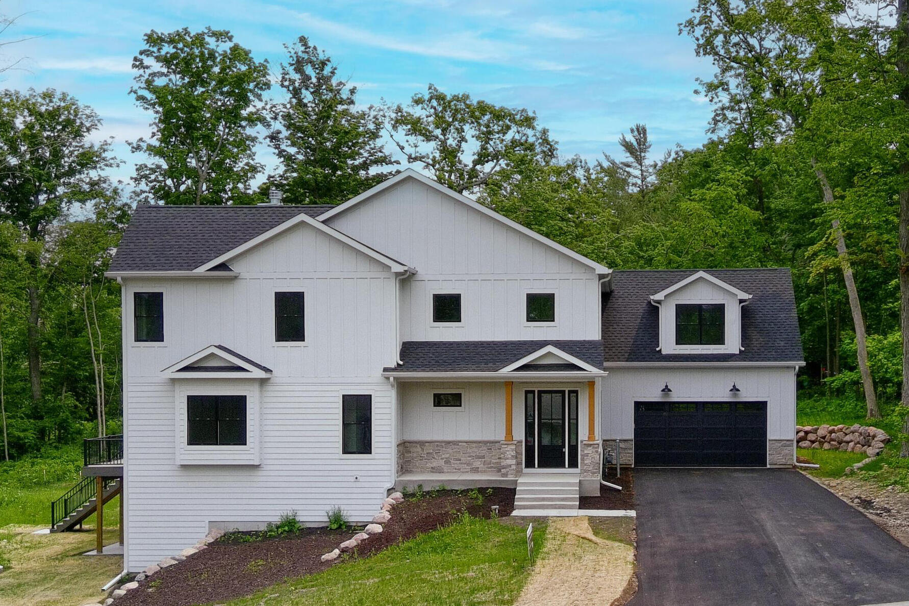 N2692 Forest Dr