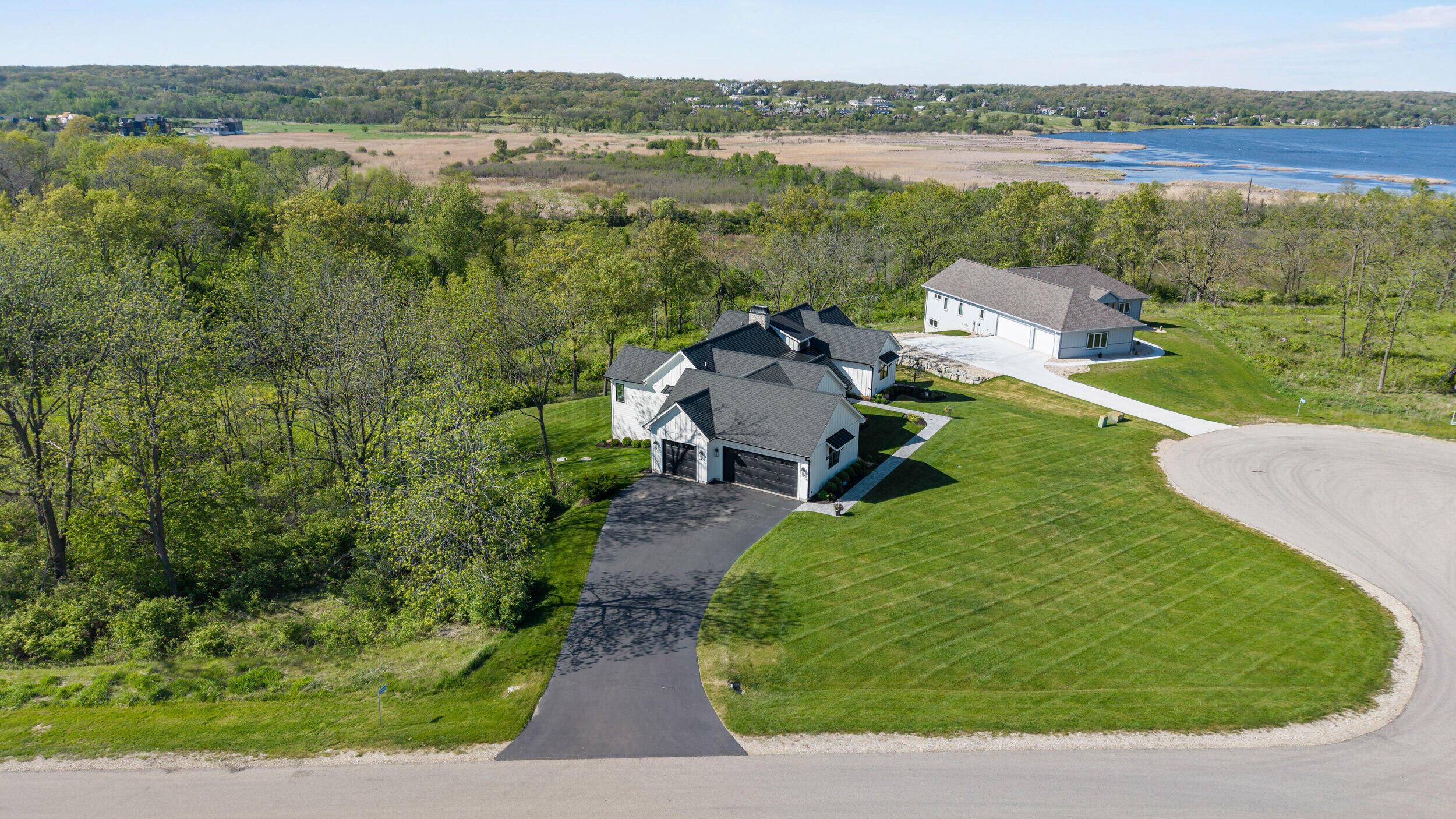 W4464 Lakeview Glen Dr