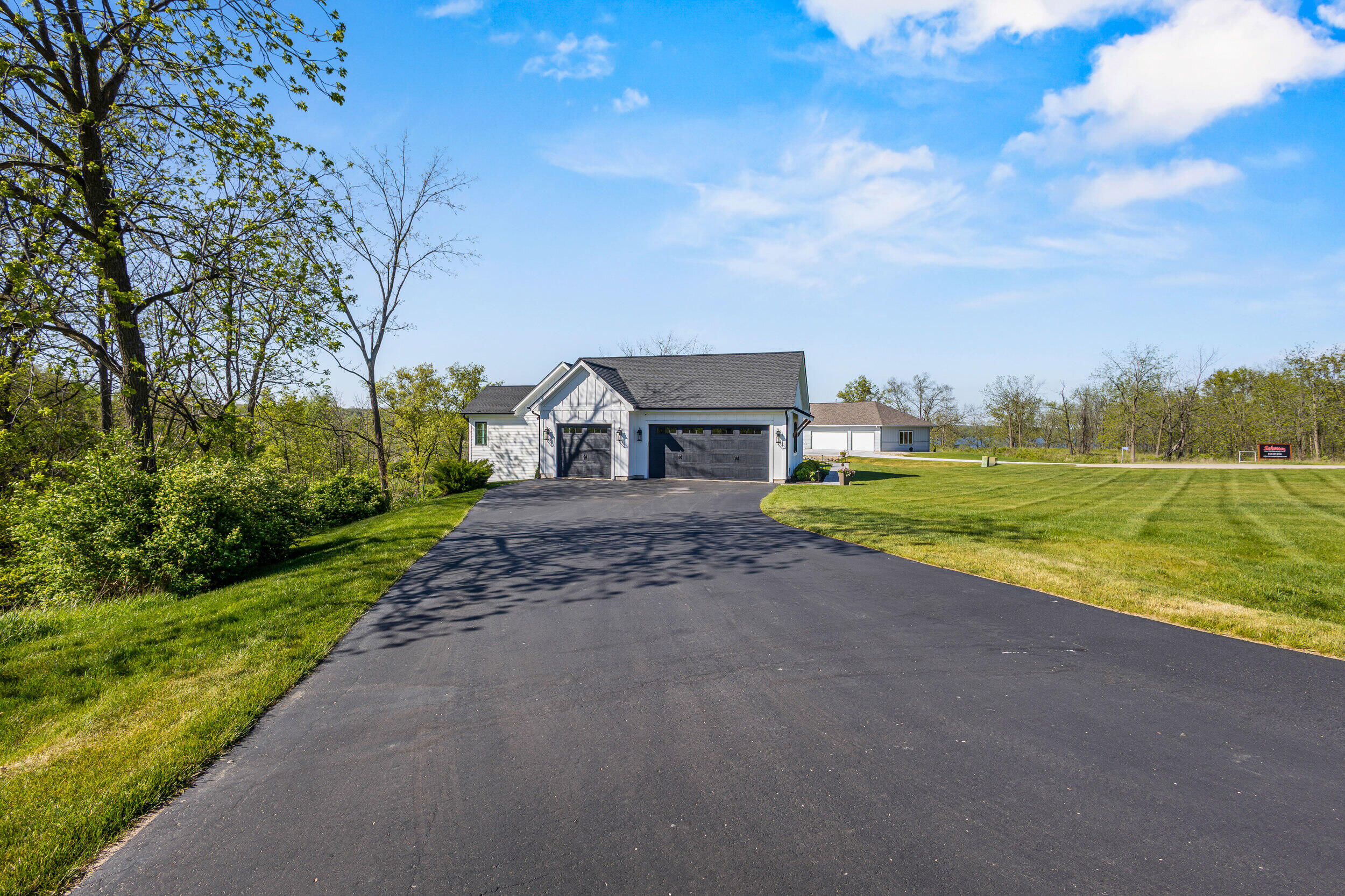 W4464 Lakeview Glen Dr