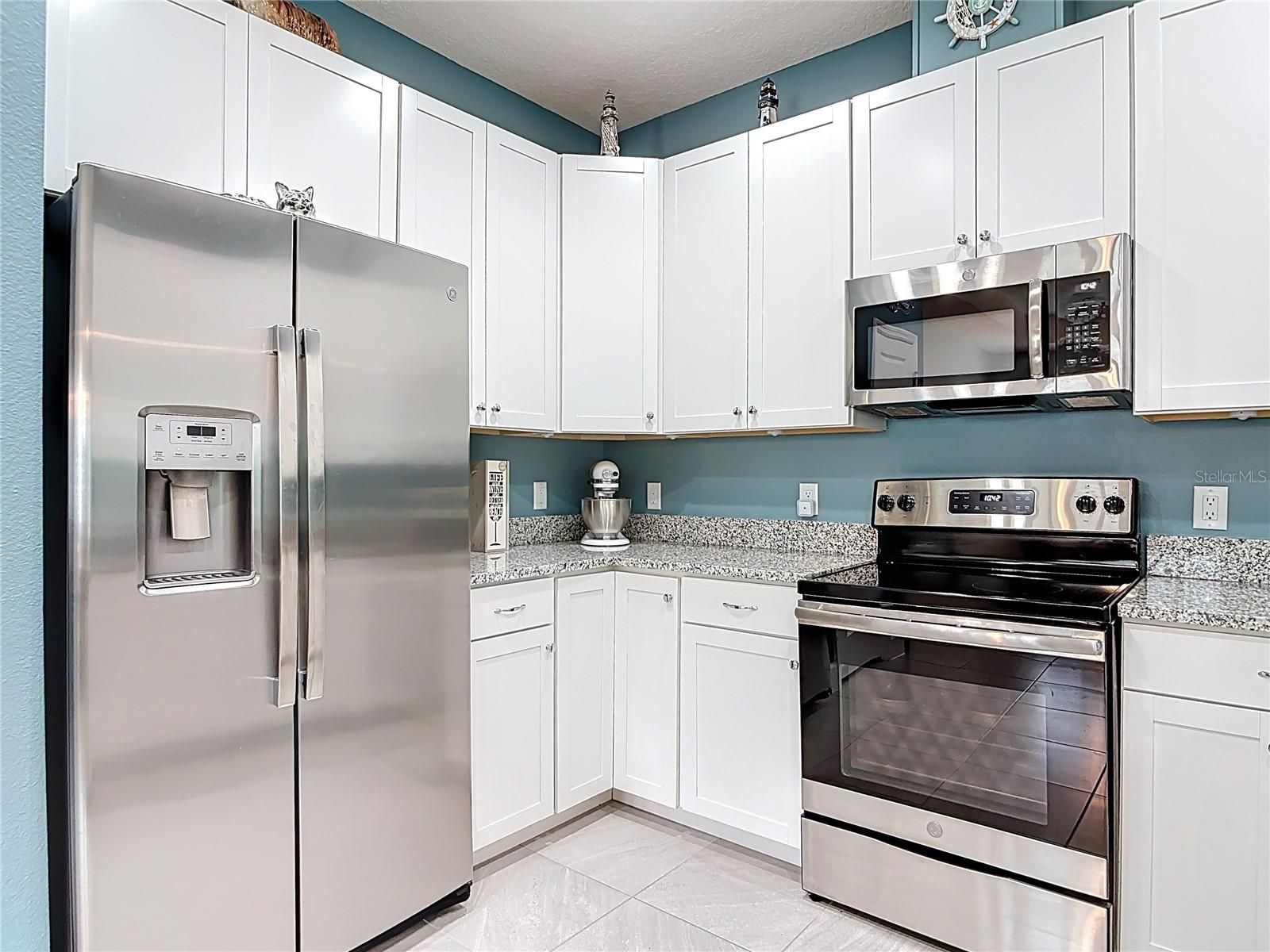 1002 SEA SHELL CT