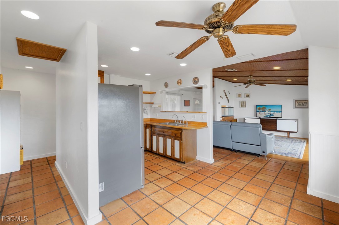 16600 Wisteria DR