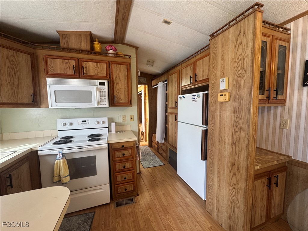 5 Fountain View BLVD