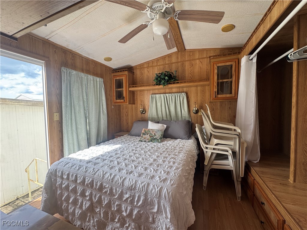 5 Fountain View BLVD