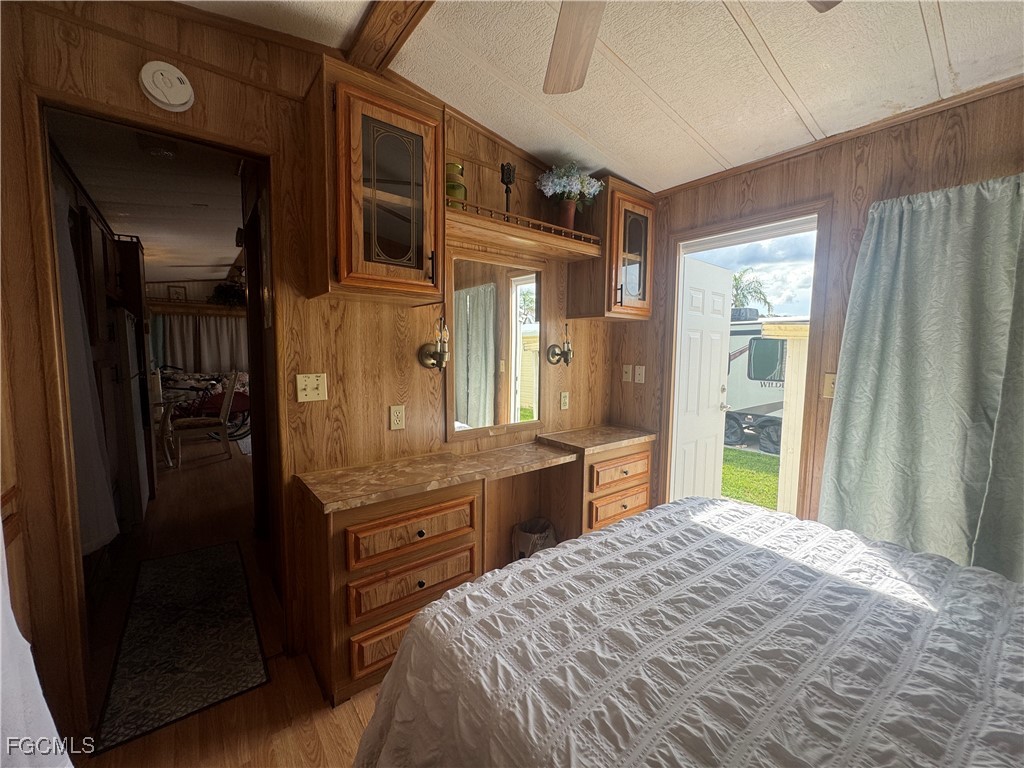 5 Fountain View BLVD