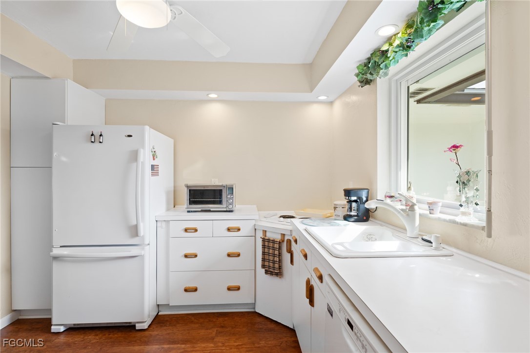 854 Pangola DR