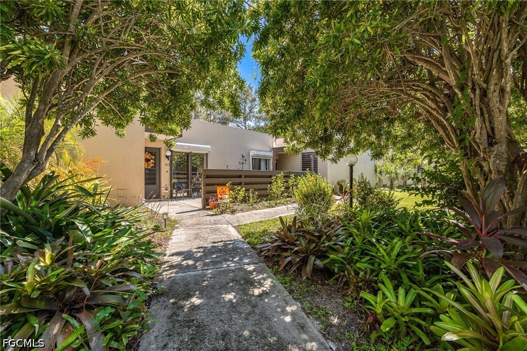 104 Pinebrook DR