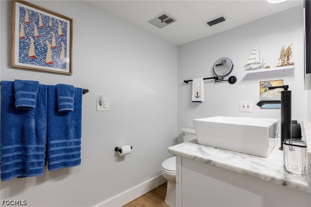 104 Pinebrook DR