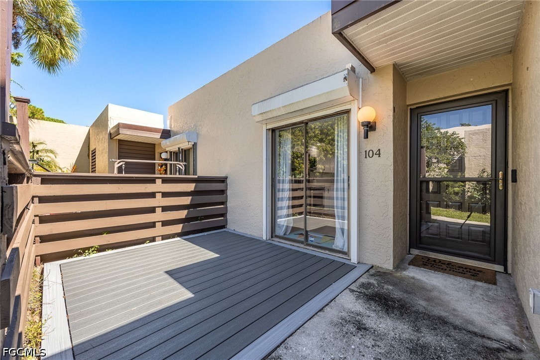104 Pinebrook DR