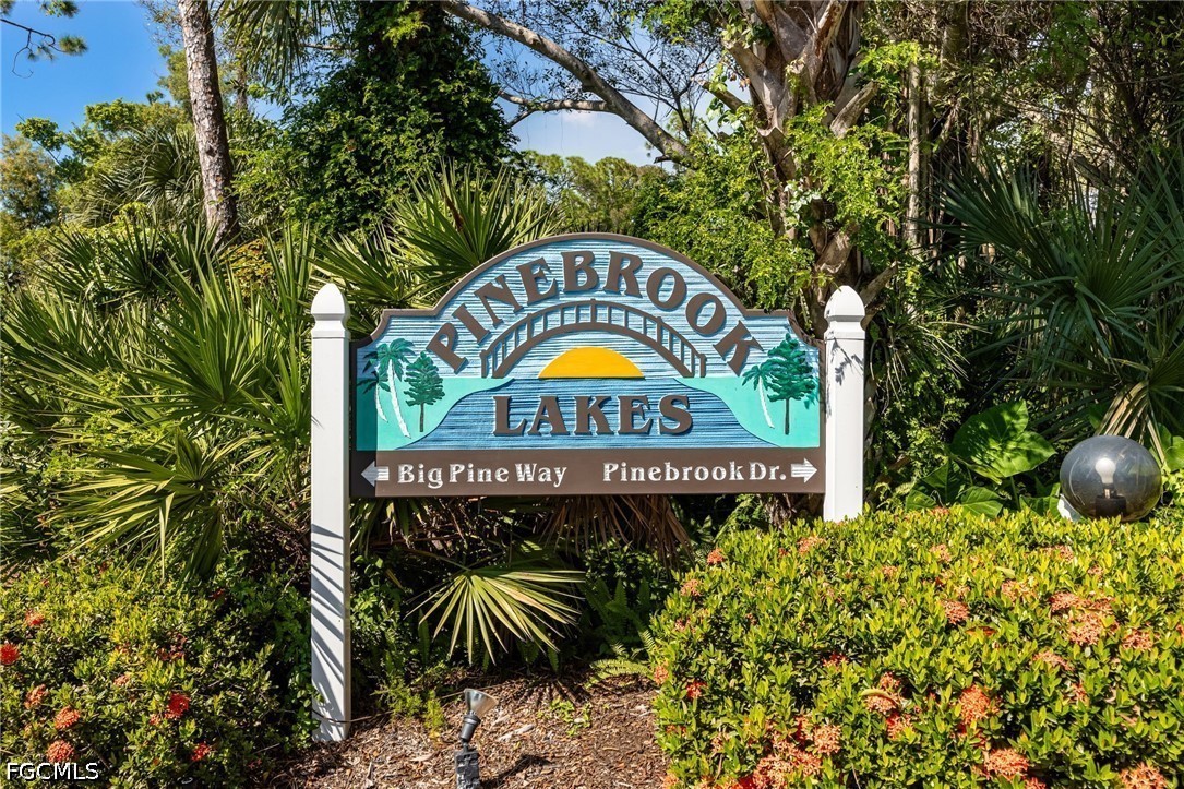104 Pinebrook DR