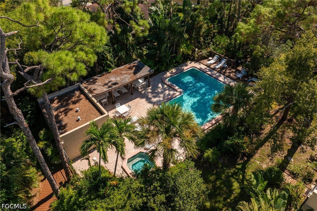 104 Pinebrook DR