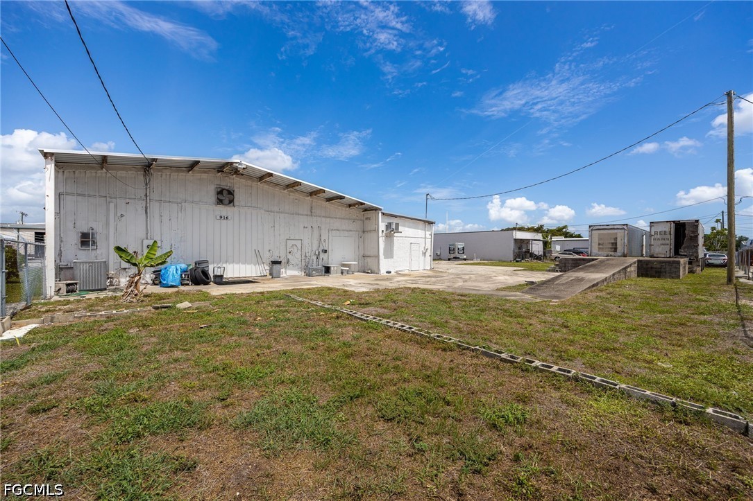916 SE 14th AVE