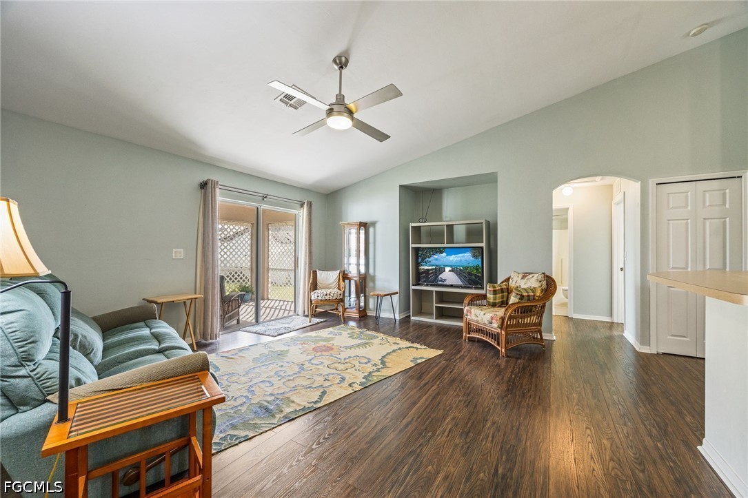 923 NE 9th TER