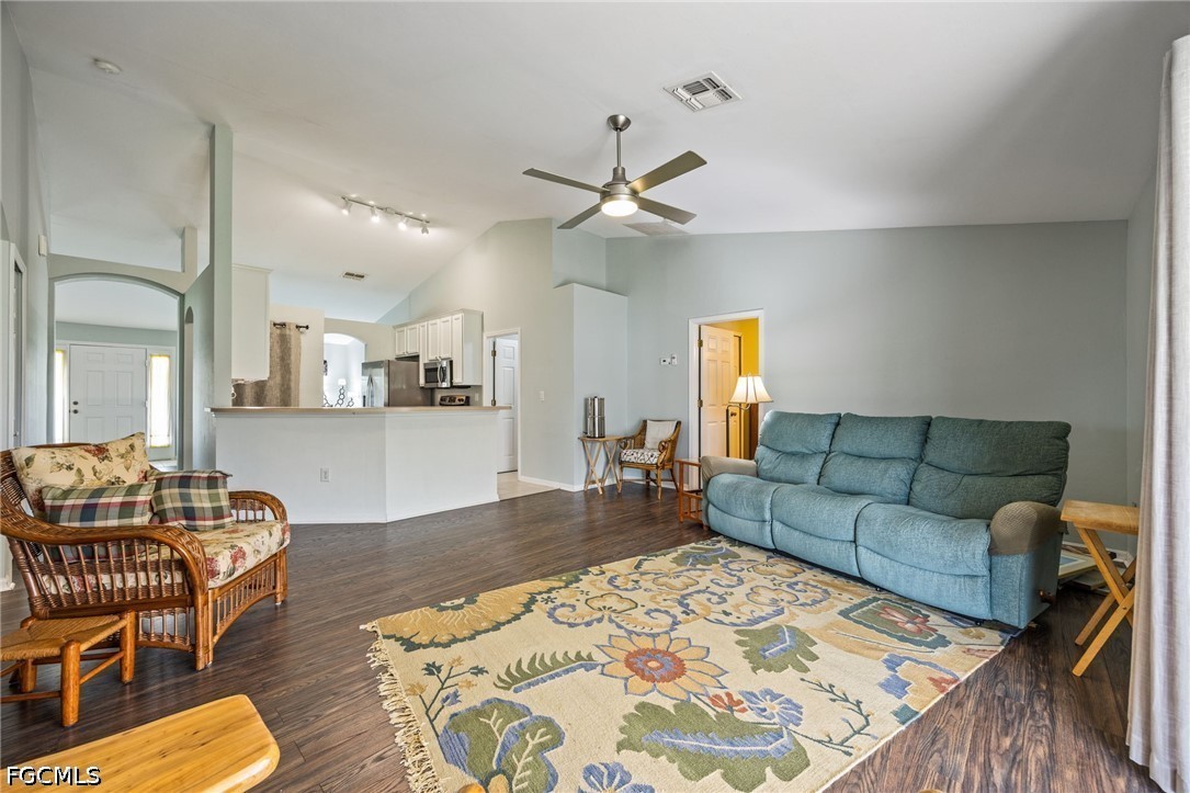 923 NE 9th TER