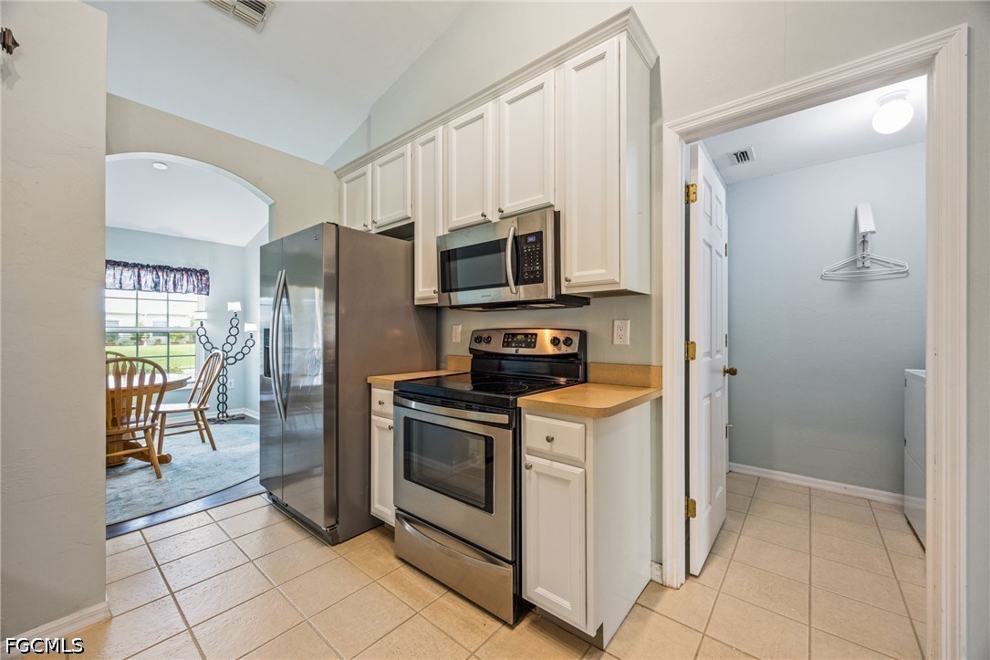 923 NE 9th TER