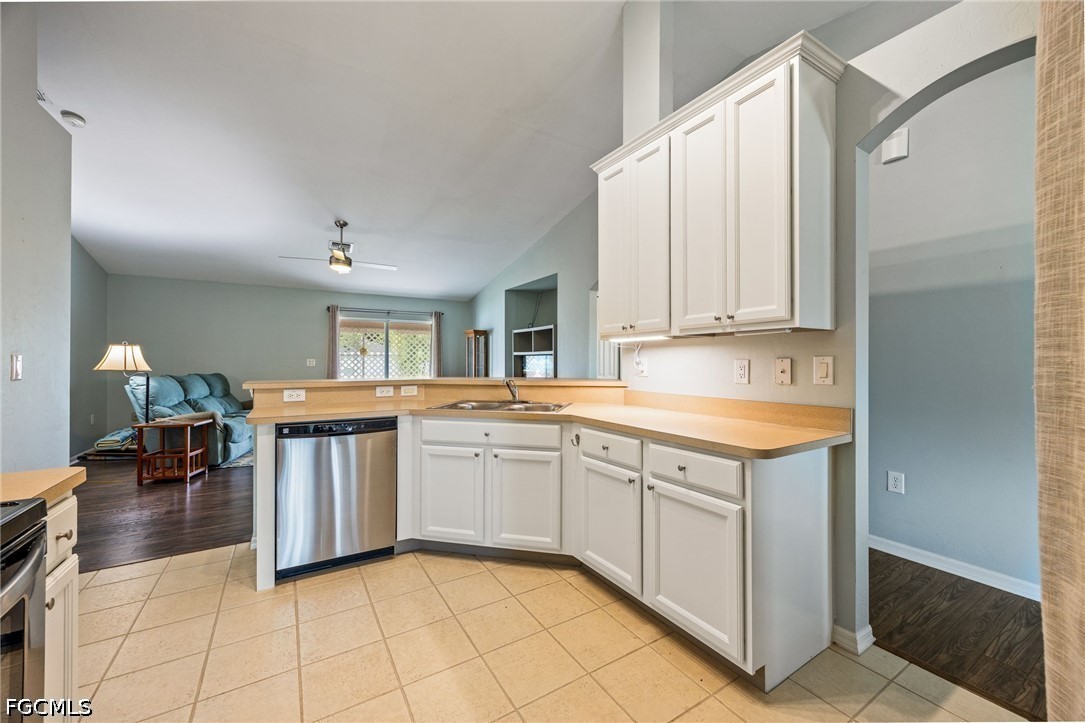 923 NE 9th TER