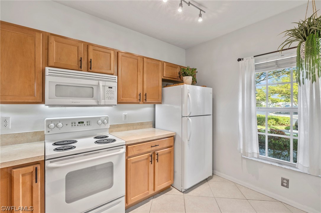 8313 Pacific Beach DR