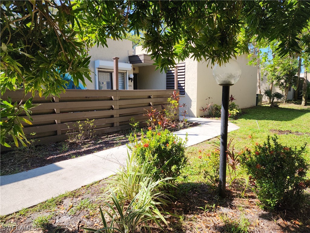 104 Pinebrook DR