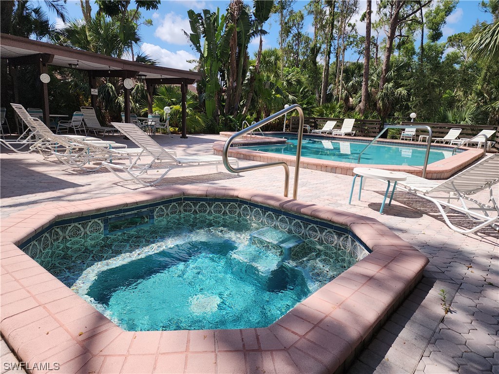 104 Pinebrook DR