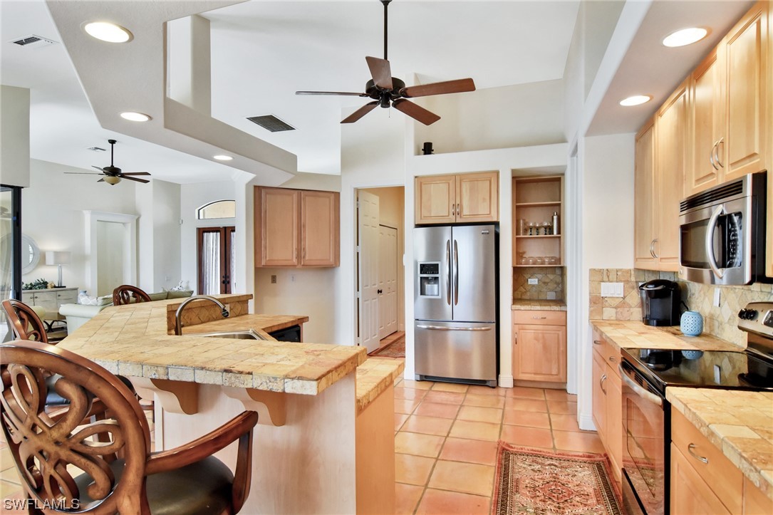 3427 SW 27th AVE