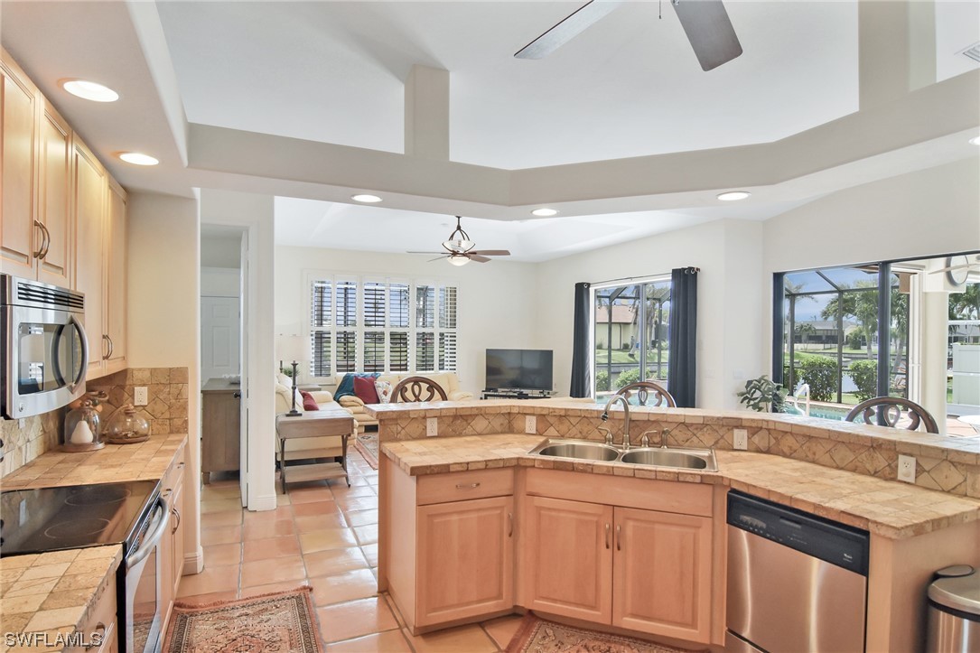 3427 SW 27th AVE