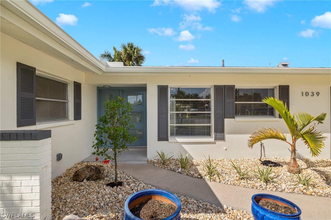 1039 El Mar AVE