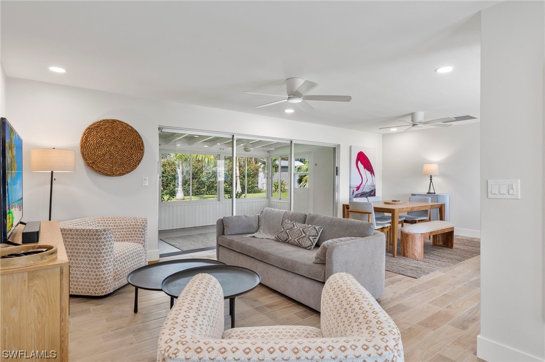 1039 El Mar AVE