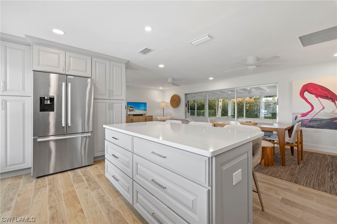 1039 El Mar AVE