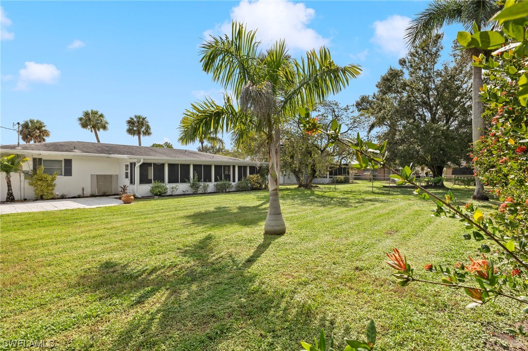 1039 El Mar AVE