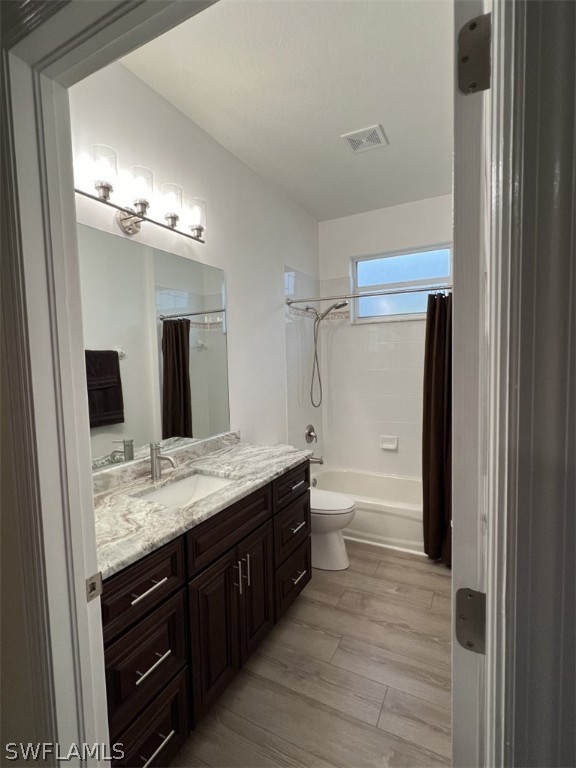 1775 Emerald Cove CIR