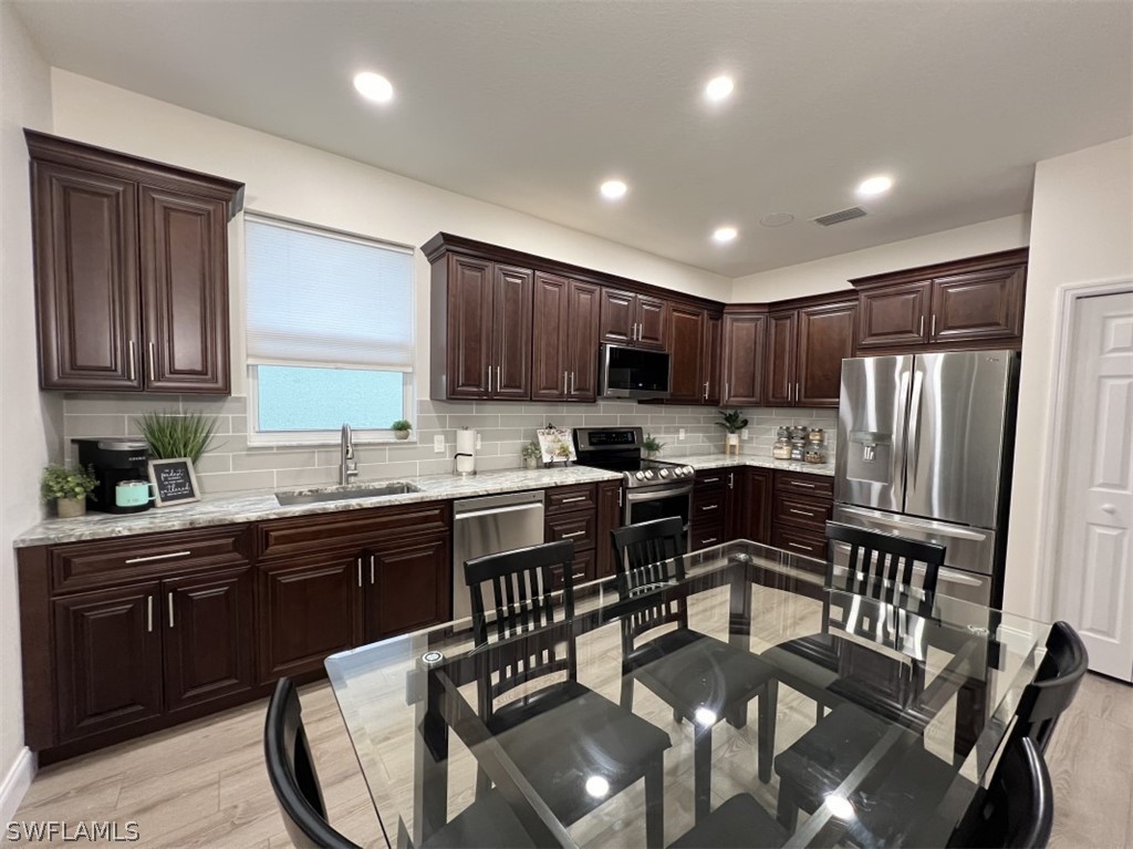 1775 Emerald Cove CIR