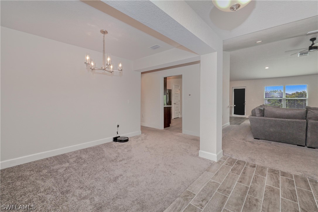 525 Kingsbury LN