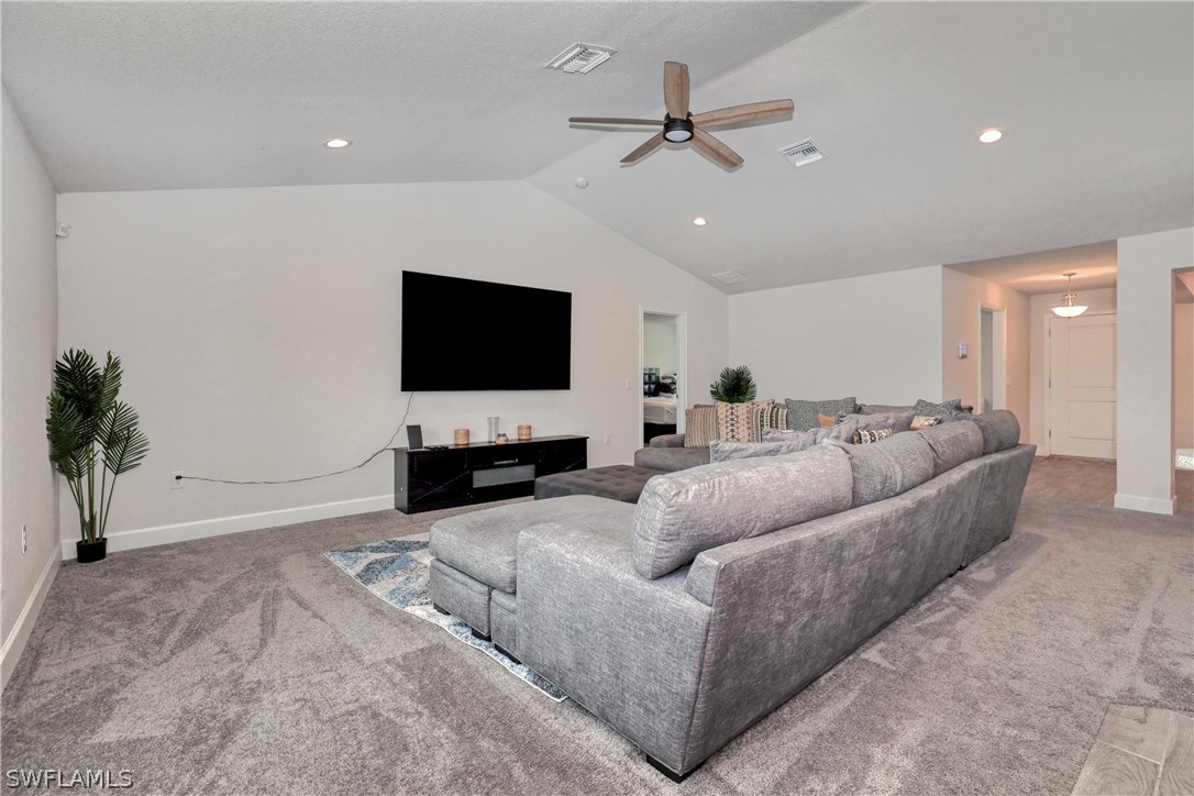 525 Kingsbury LN