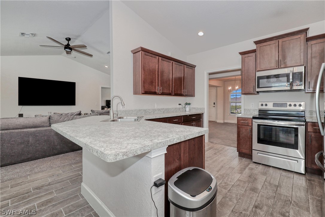 525 Kingsbury LN