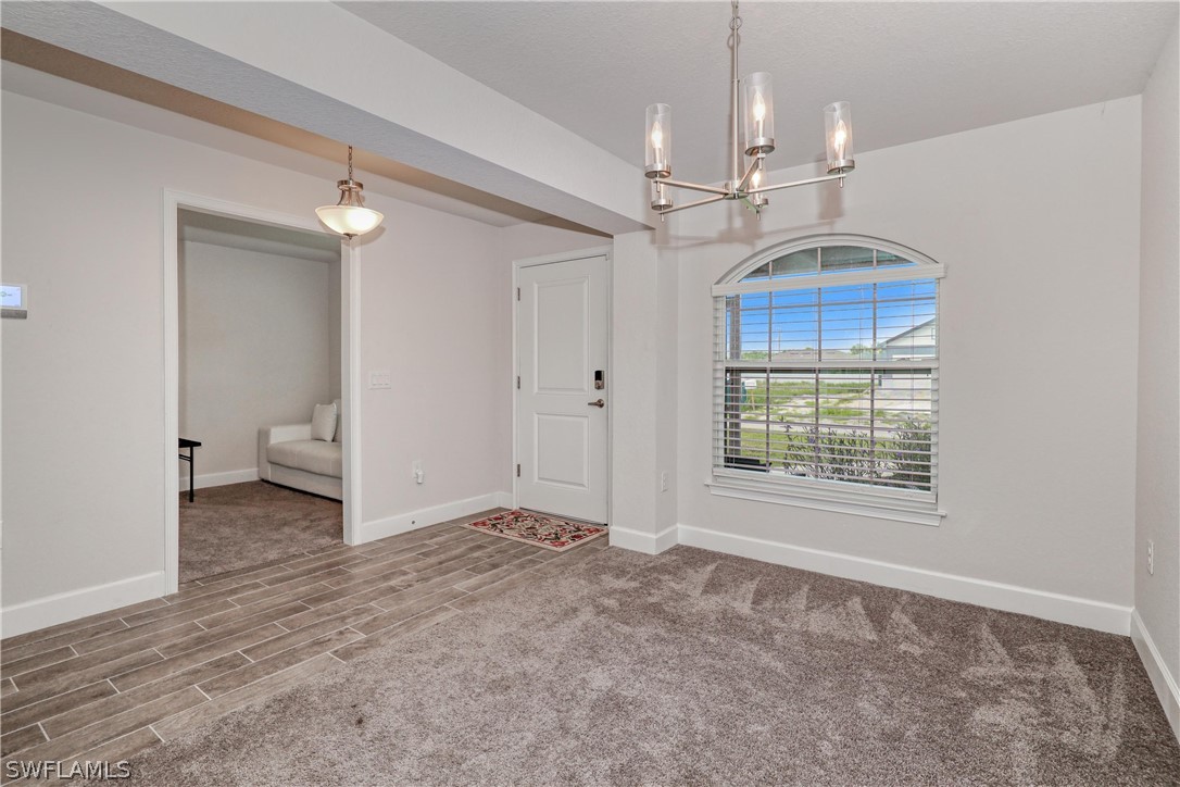 525 Kingsbury LN